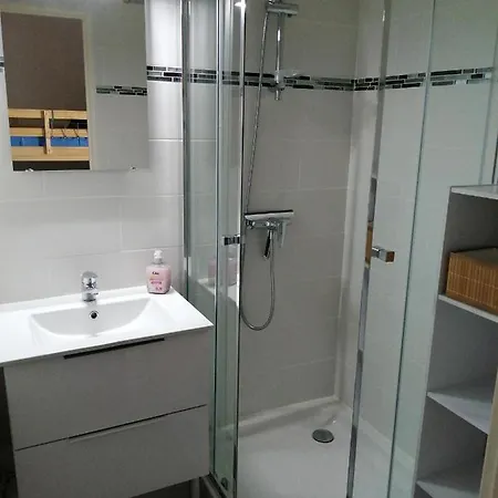 Résidence Les Capitelles: Beachfront Oasis With Sea View Balcony Apartment Saint-Cyprien (Pyrenees-Orientales)