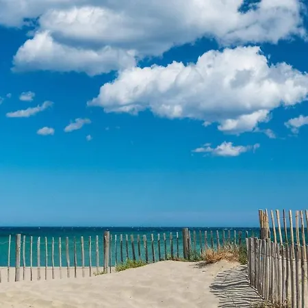 Résidence Les Capitelles: Beachfront Oasis With Sea View Balcony Apartment *